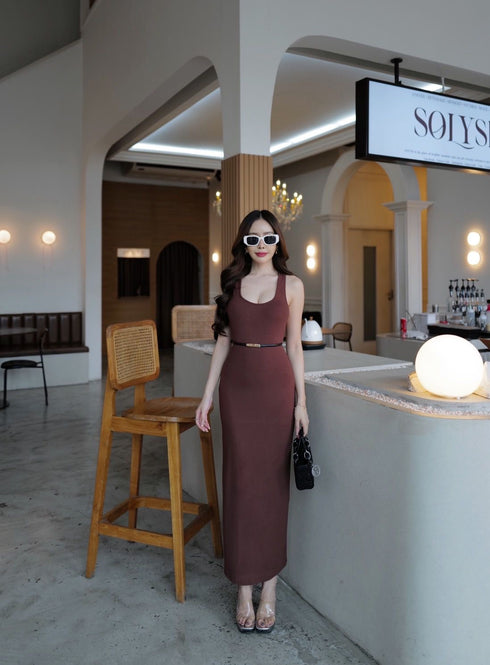 Sleeveless Slim Fitted Long Dress With Belt